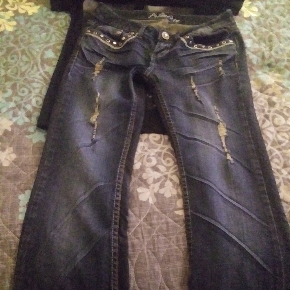 Outfit - Picture 2 of 3